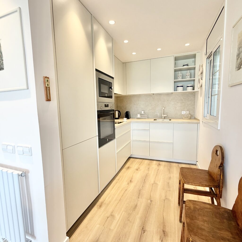 SEA VIEWS APARTMENT